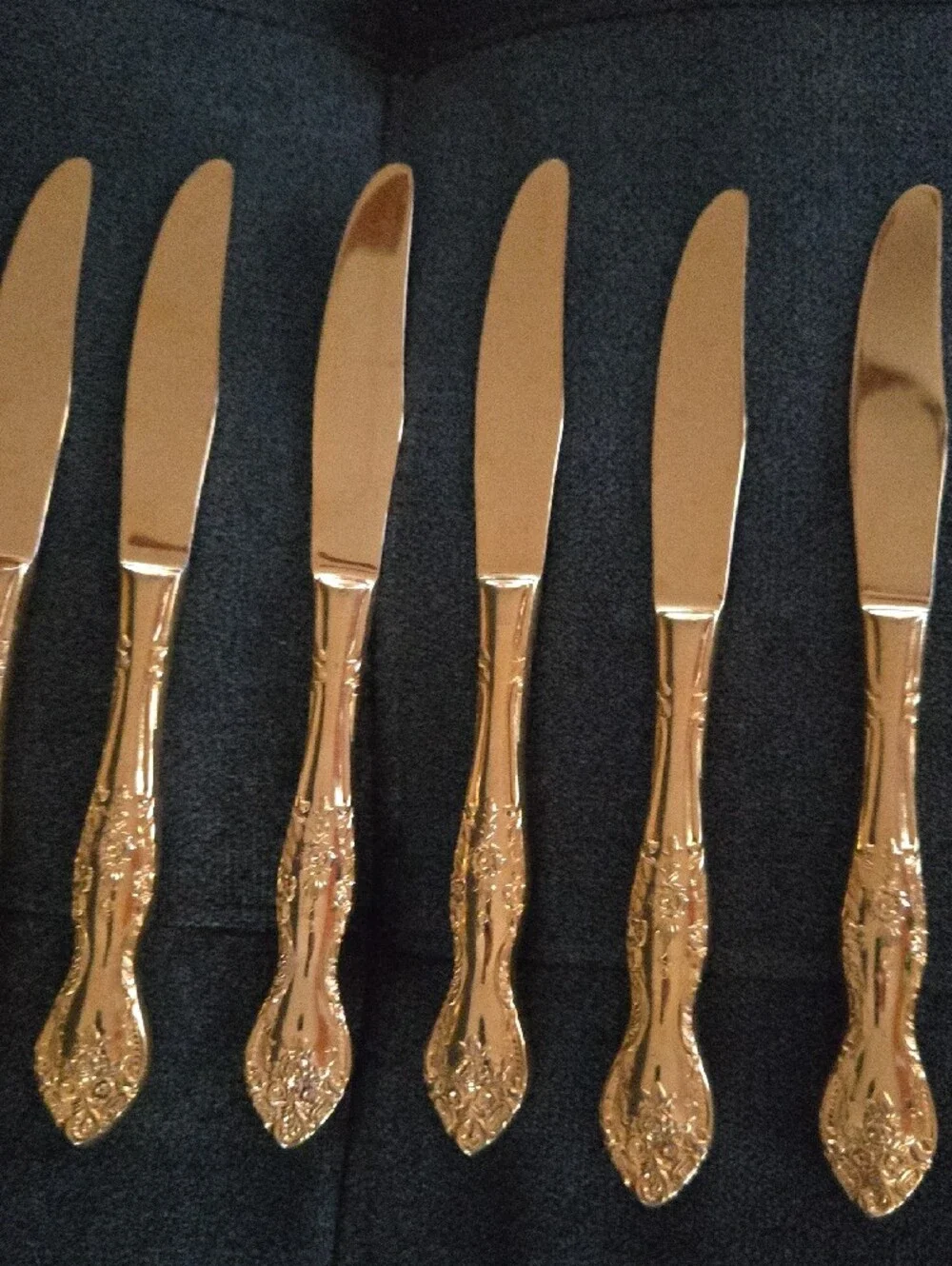 Vintage Golden Baroque Rose - 8 Pieces